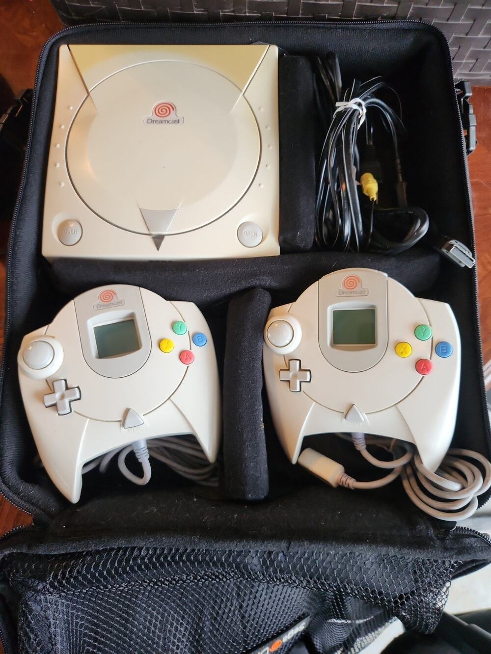 Sega Dreamcast Game Console Bundle HKT-3020 W/ 2 OEM Controllers Tested WithCASE